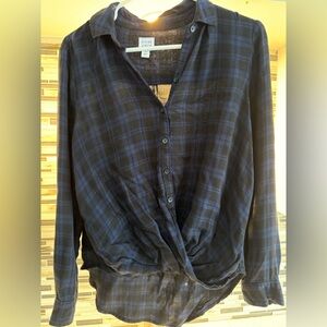 Evereve Peyton Jensen Twist Front Blue and Black Shirt Size Small